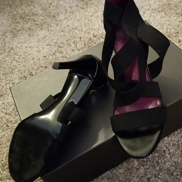 Taheri Hi Heel Sandle - Picture 3 of 9